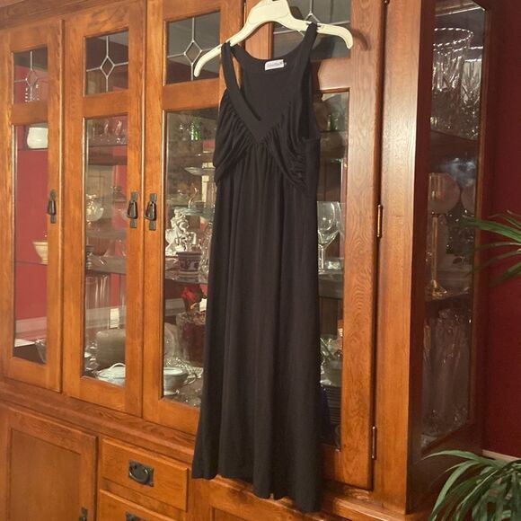 Calvin Klein black dress, not sure of size I believe it’s small see measurements - Picture 7 of 8